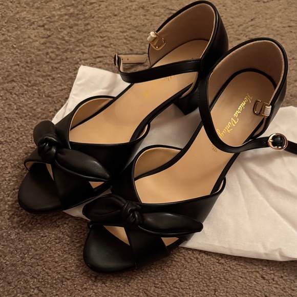 Charlie Stone Black Bow Women's Sandals. Worn Once. - Picture 3 of 7